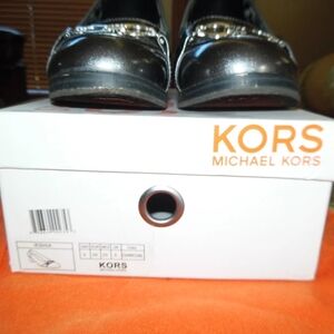 Women's Michael Kors Gray Patent Ieshia Shoes Silver Buckle 7M